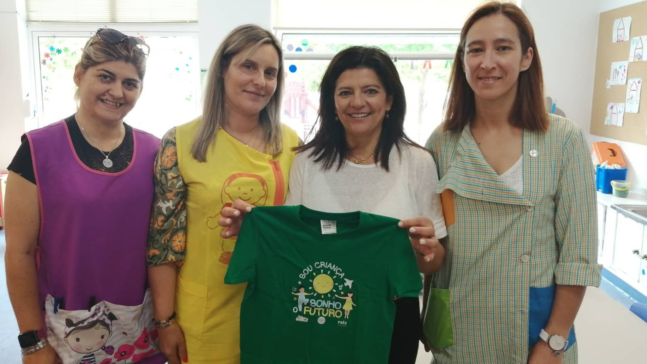 Junta oferece camisolas no Dia Mundial da Criança